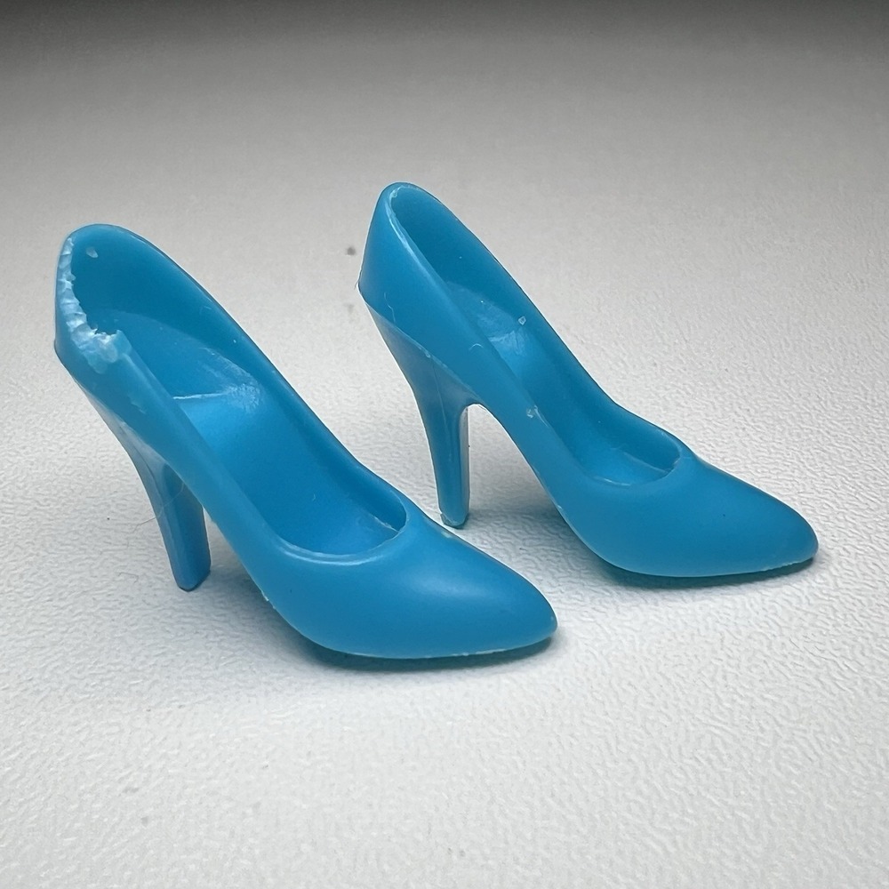 Vtg Mattel Barbie Closed Toe HighHeeled Pumps Aqua Turquoise Blue 1 Shoe Damaged